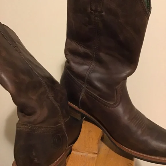 🔥🔥SALE! JOHN DEERE 🦌 great condition like new minor scuffs, size 12M🔥🔥 - Picture 5 of 6